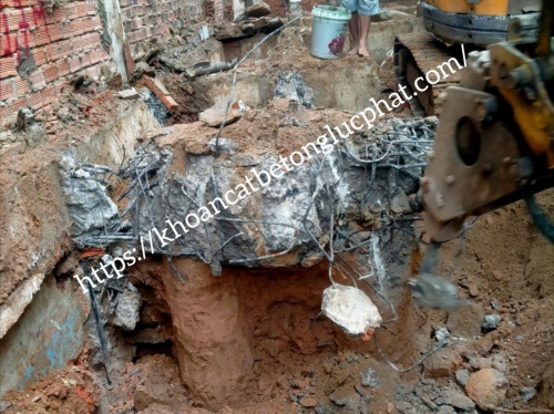 Đục phá bê tông bằng xe cơ giới tại quận Thủ Đức